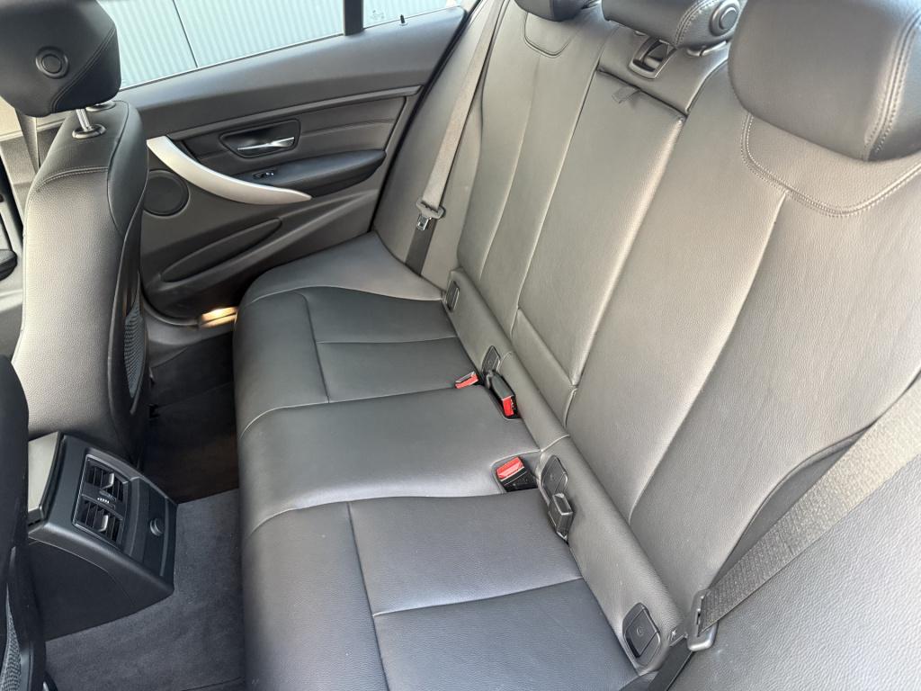 BMW 3-serie 320i 184pk sedan executive luxury