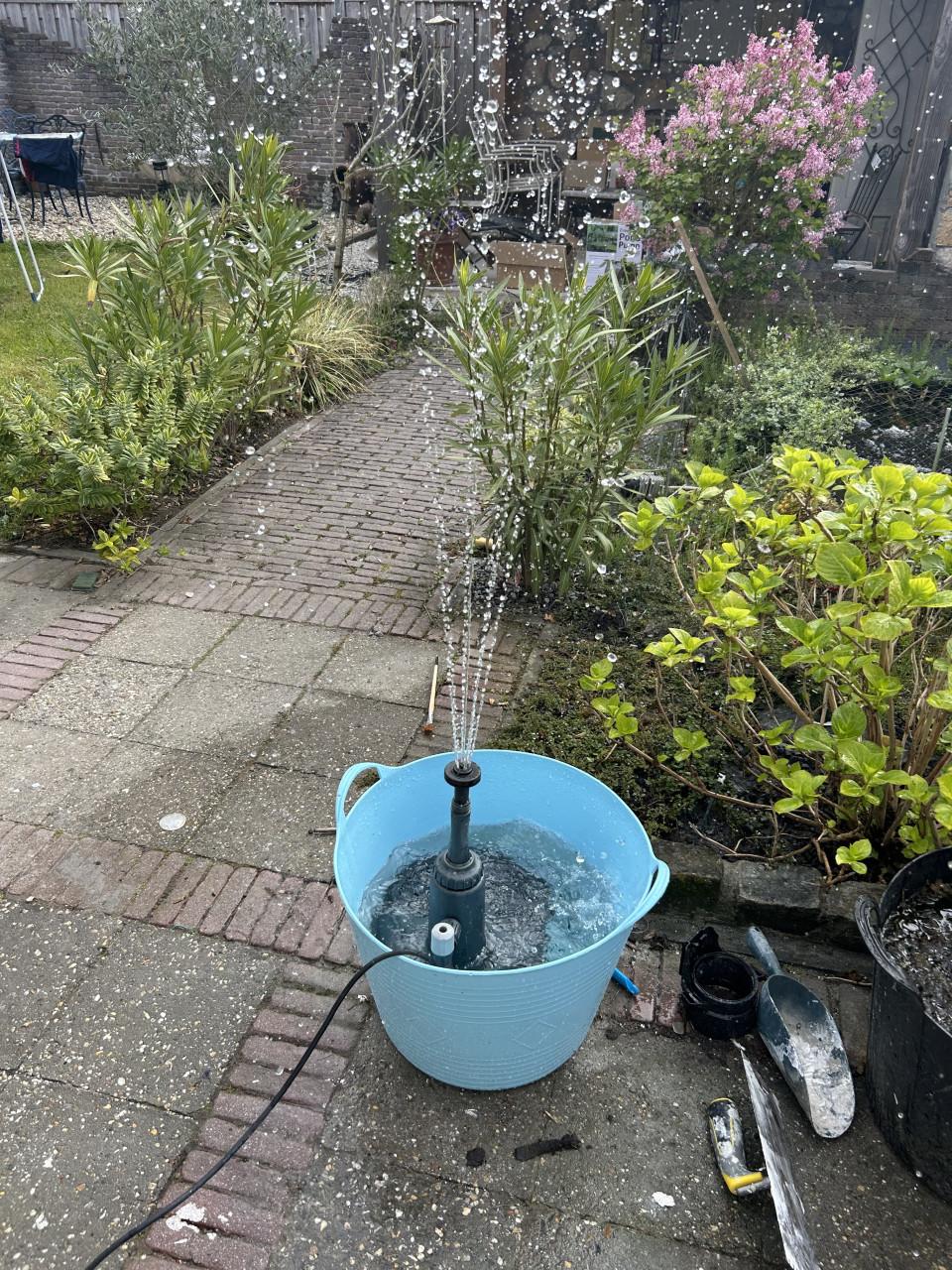 Te koop hozelock easy clear 9000 3 in 1 Vijverpomp pomp uv. Filter