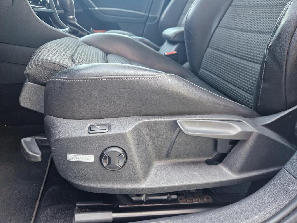 Volkswagen Golf 1.4 tsi act highline