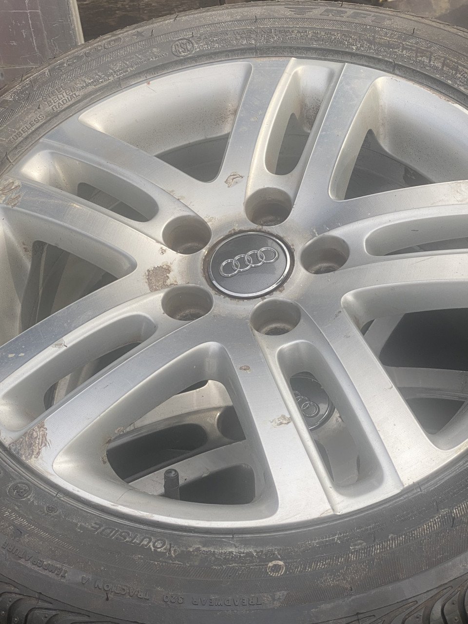 Audi auto banden original maat 205/55/16