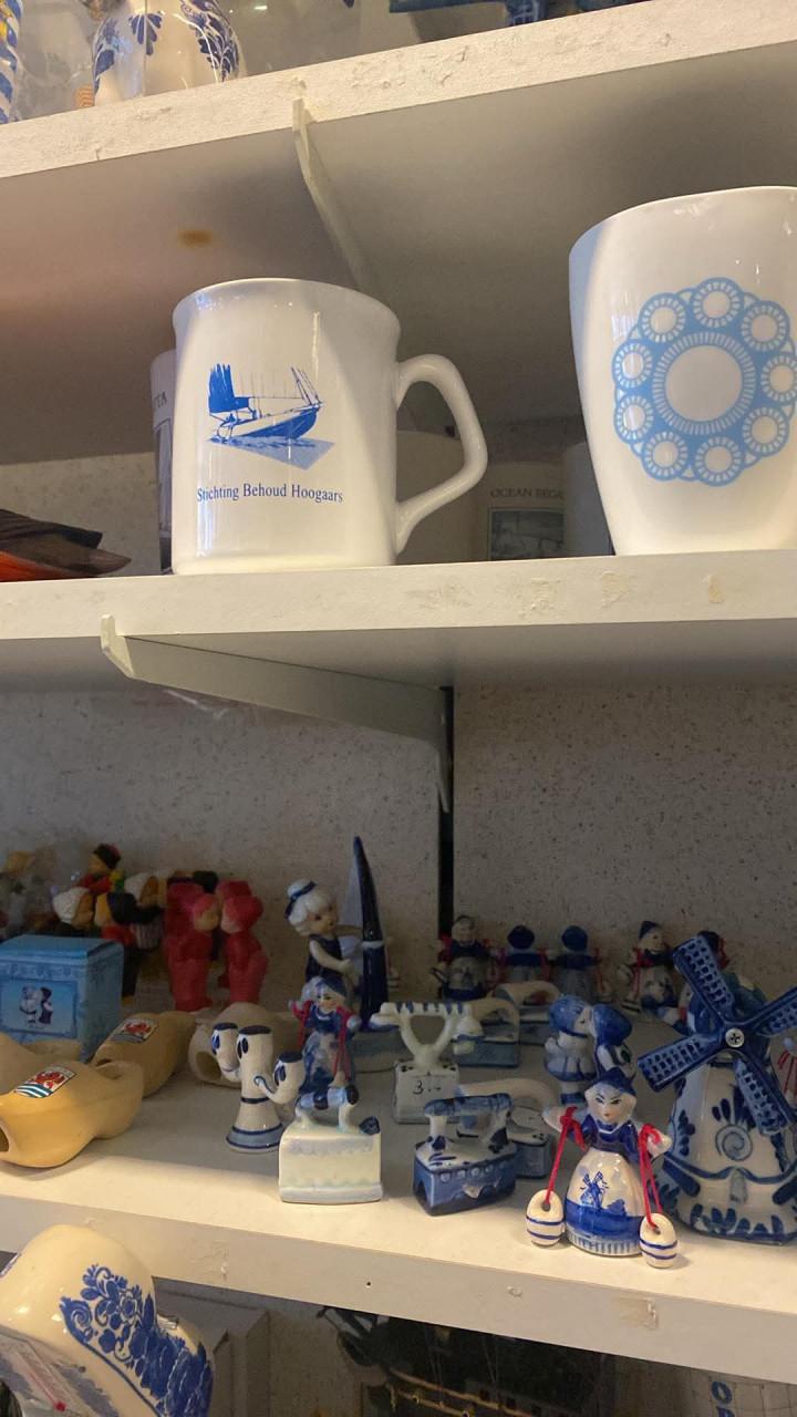Winkelinventaris en restanten souveniers