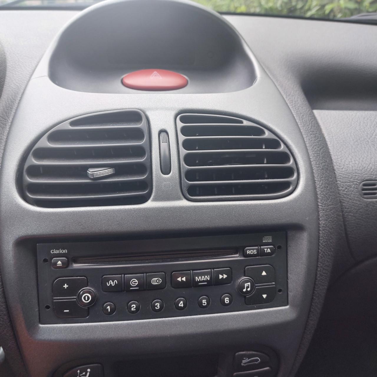 Peugeot 206cc van particulier met lage kilometerstand 149.535 km