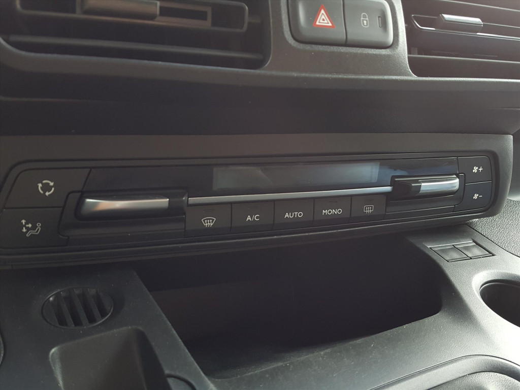 Peugeot Partner premium 1.5 bluehdi 100pk 650kg pack look | trekhaak | navi