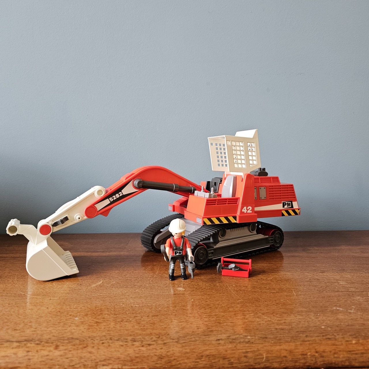 Playmobil vrachtwagen dieplader graafmachine bouwplaats