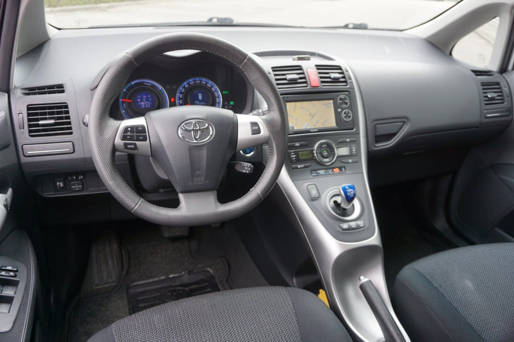 Toyota Auris 1.8 full hybrid aspiration automaat - airco / navi / cruise / 