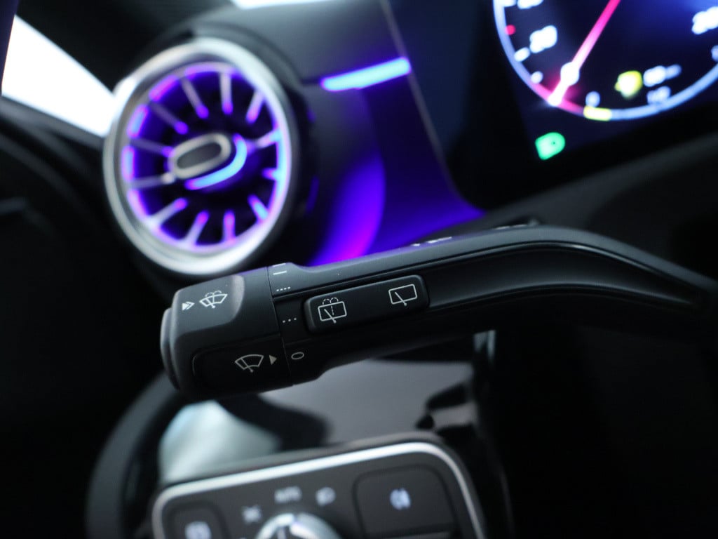 Mercedes-Benz A-Klasse 250 e business solution amg | nightpakket | parkeerp