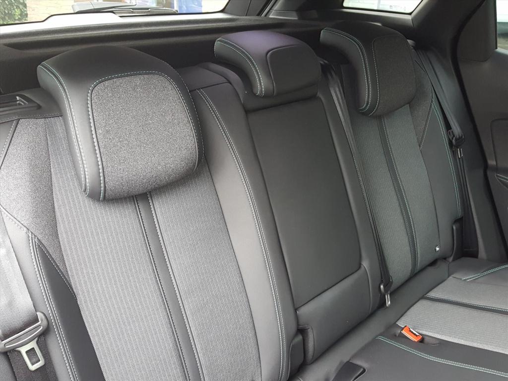 Peugeot 3008 1.6 plug-in hybrid 225pk e-eat8 allure pack business | navi |