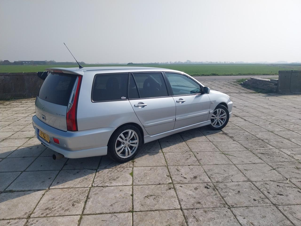 Mitsubishi lancer wagon