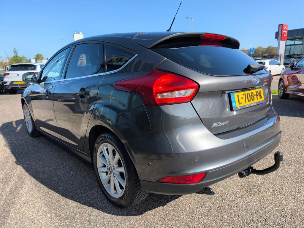 Ford Focus 1.0 ecoboost 5-deurs titanium | carplay | trekhaak | nwe distrib
