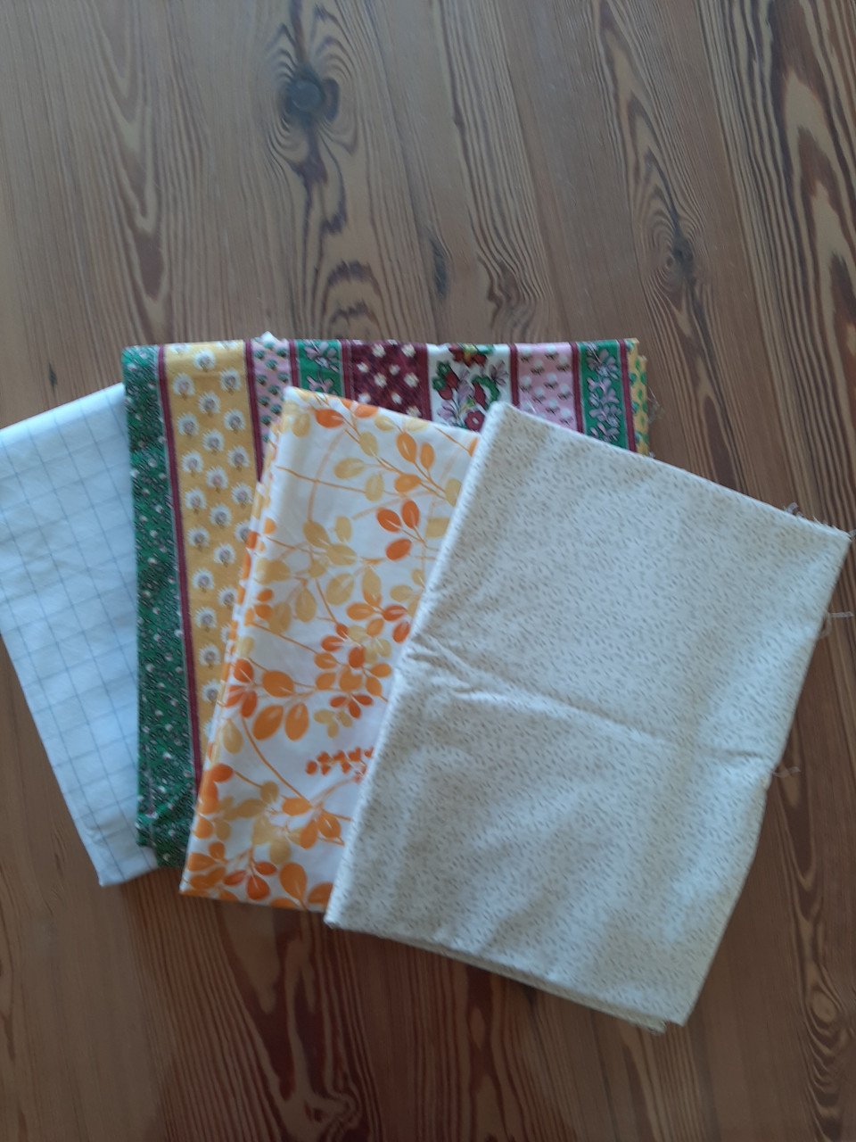 4 LAPPEN / COUPON,S  - NIEUW