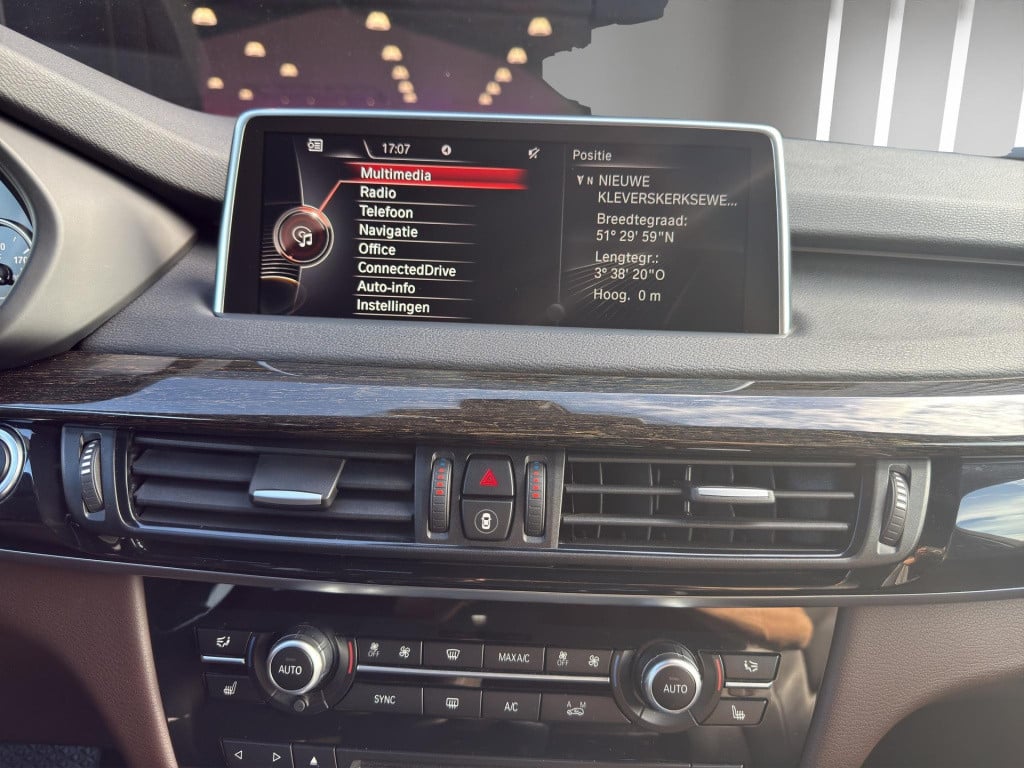 BMW X5 xdrive40e high executive (230 kw) | leder | elektr. trekhaak | head 