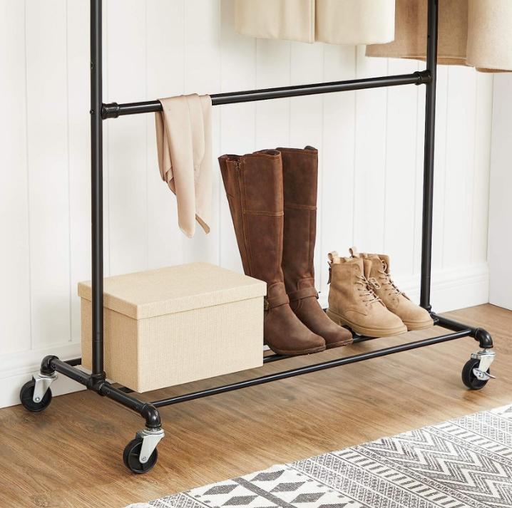 T.k.a. Kledingrek Zwart Metaal