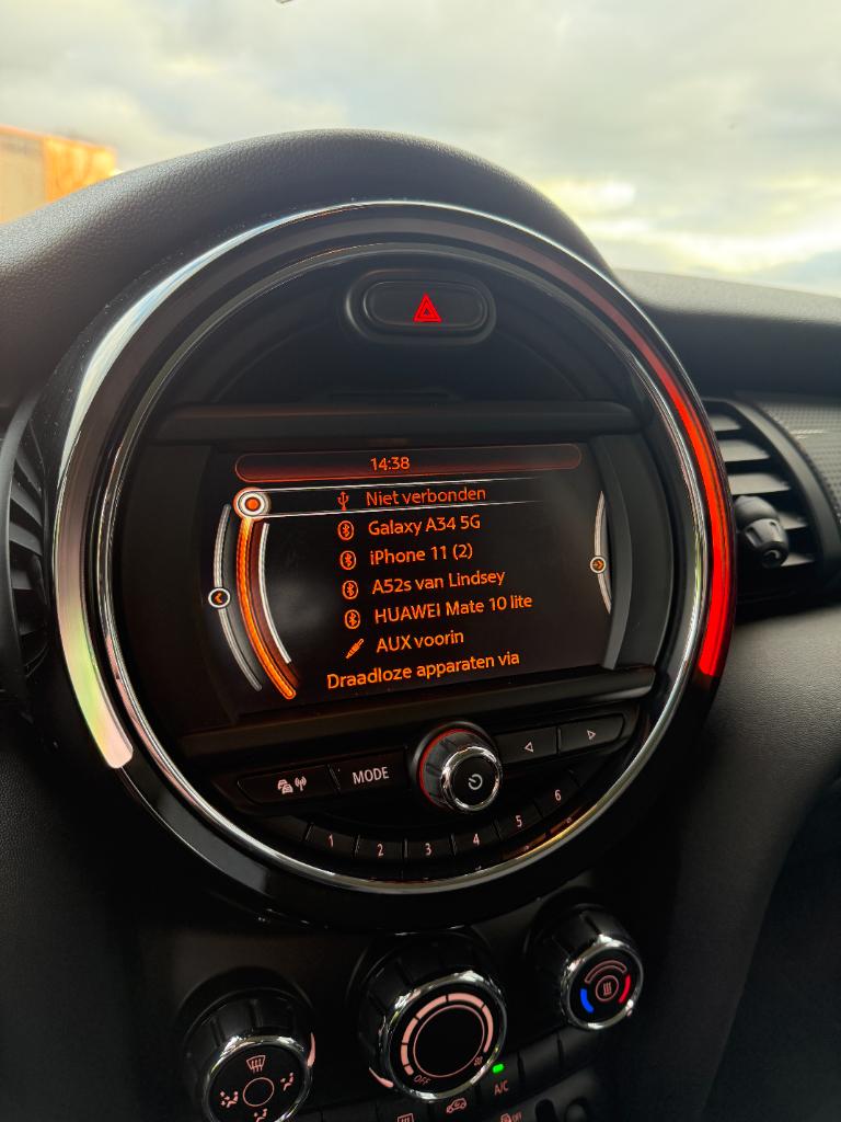 Mini Cooper 1.5 - business
