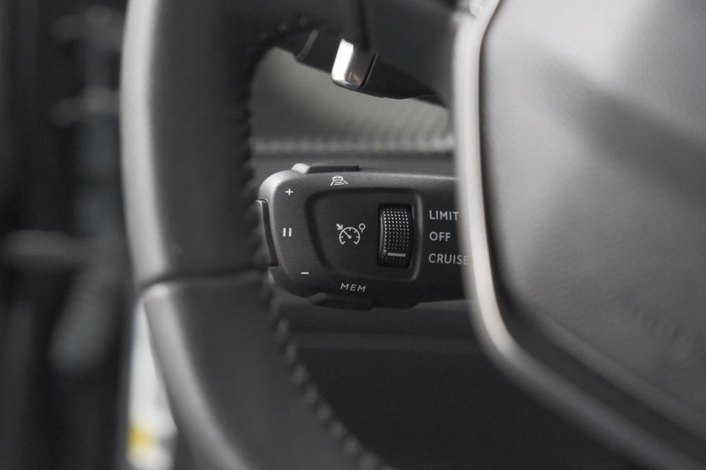 Peugeot 2008 1.2 hybrid 136 allure | 360 camera | adaptieve cruise control 