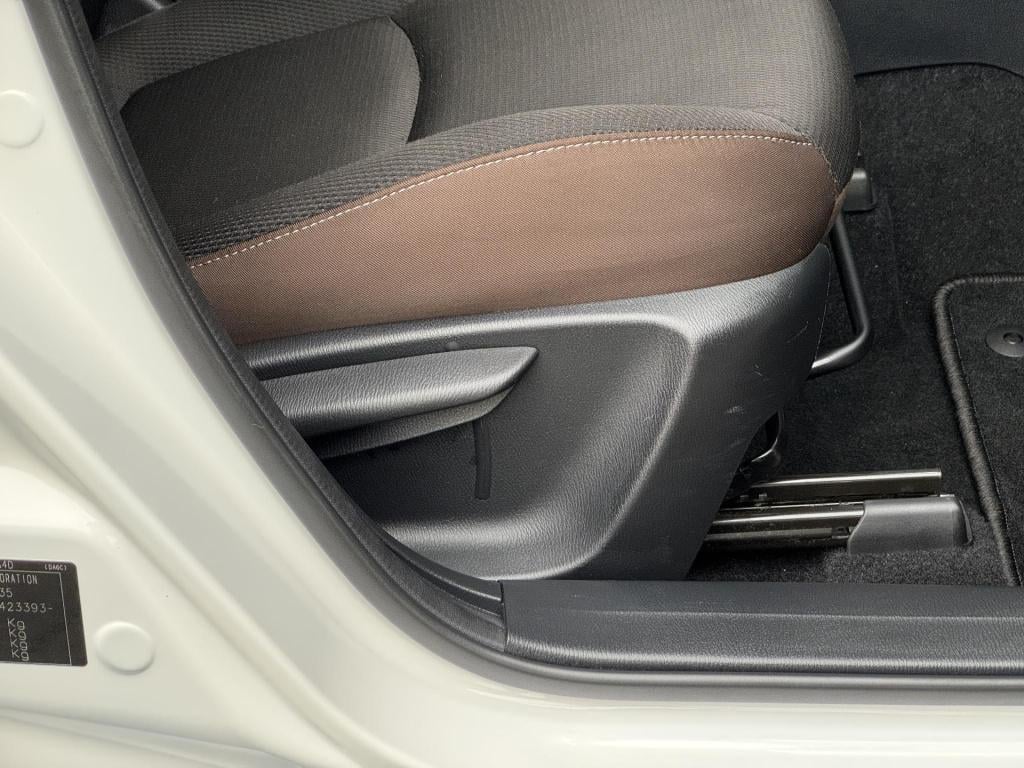 Mazda 2 1.5 skyactiv-g style selected nl-auto, allseason banden!