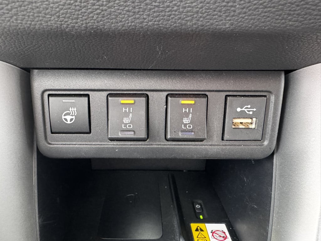Toyota Corolla Cross 2.0 high power hybrid first edition | apple carplay |