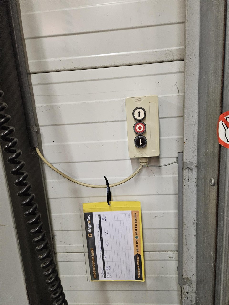 Overheaddeur / garagedeur elektrisch bediend