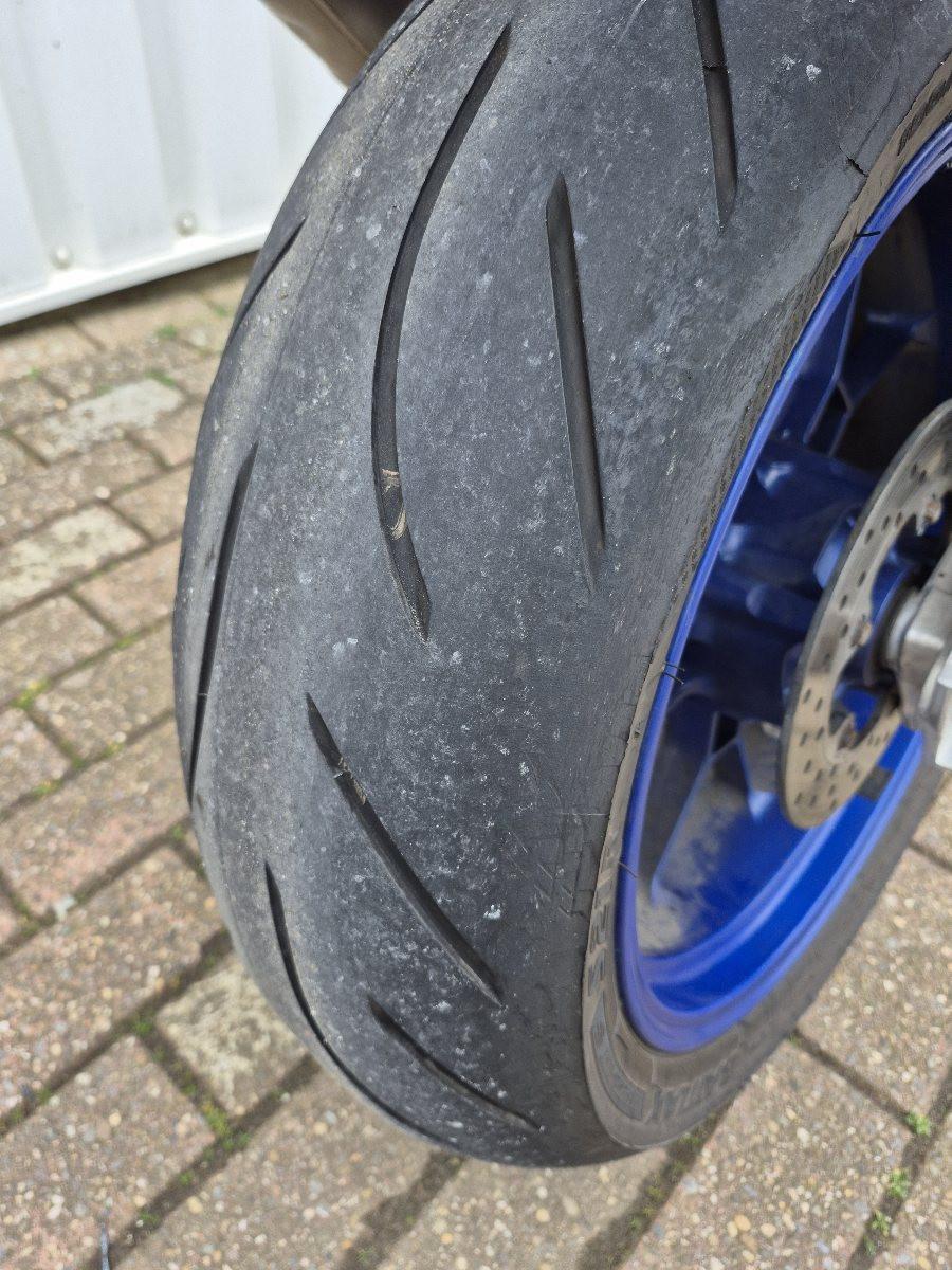 Aprilia RSV1000R Factory mille