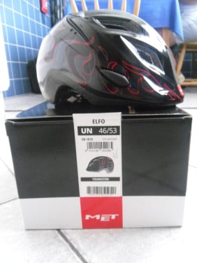 NIEUWE ELFO KINDERFIETS HELM MAAT 46-53