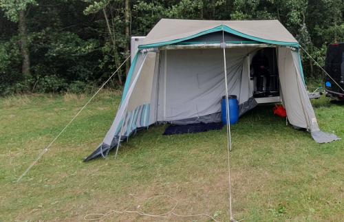 Voortent voor caravan of gesloten aanhangwagen