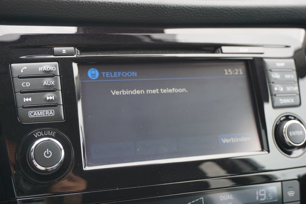 Nissan Qashqai 1.2 tekna + climate / navi / cruise / elektr. ramen / pano. 