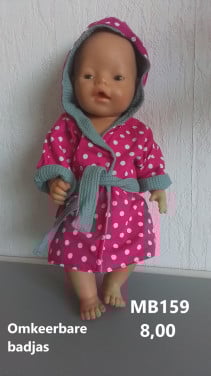 Baby born / babyborn badjas . Opbrengst KiKa. Poppenkleertjes.