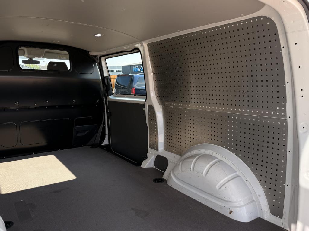 Volkswagen Transporter 2.0 tdi l2h1 28 comfortline t6 | 150pk | 6bak | navi