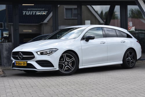 Mercedes-Benz Cla shooting brake 200 amg night | sfeerverlichting | trekhaa