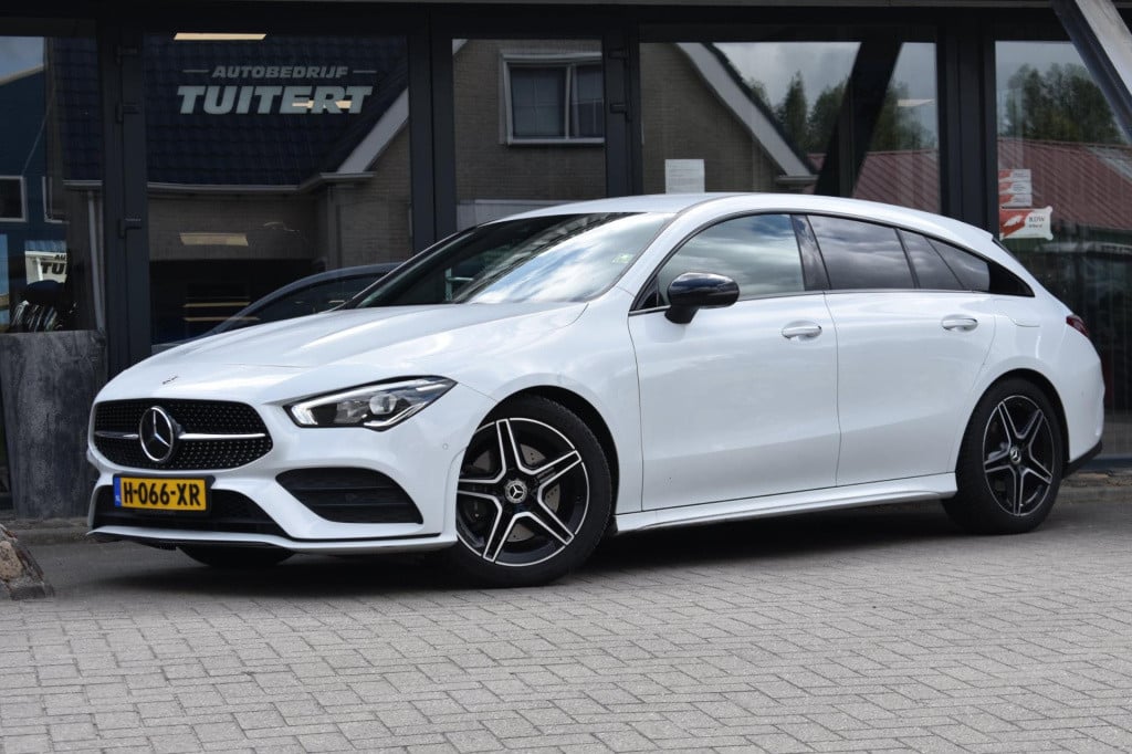 Mercedes-Benz Cla shooting brake 200 amg night | sfeerverlichting | trekhaa