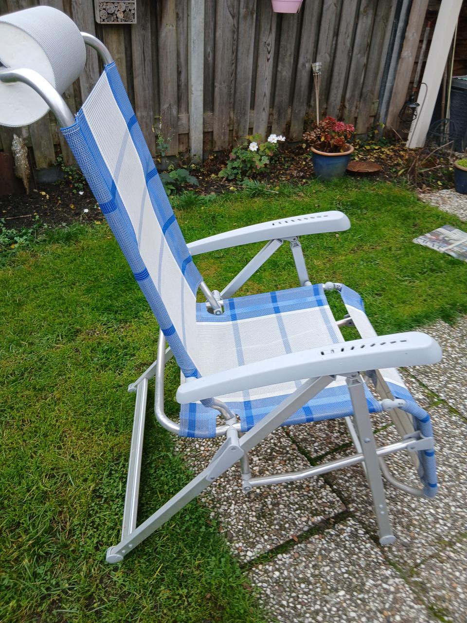 2 grote tuin ( zit/ ligstoelen )