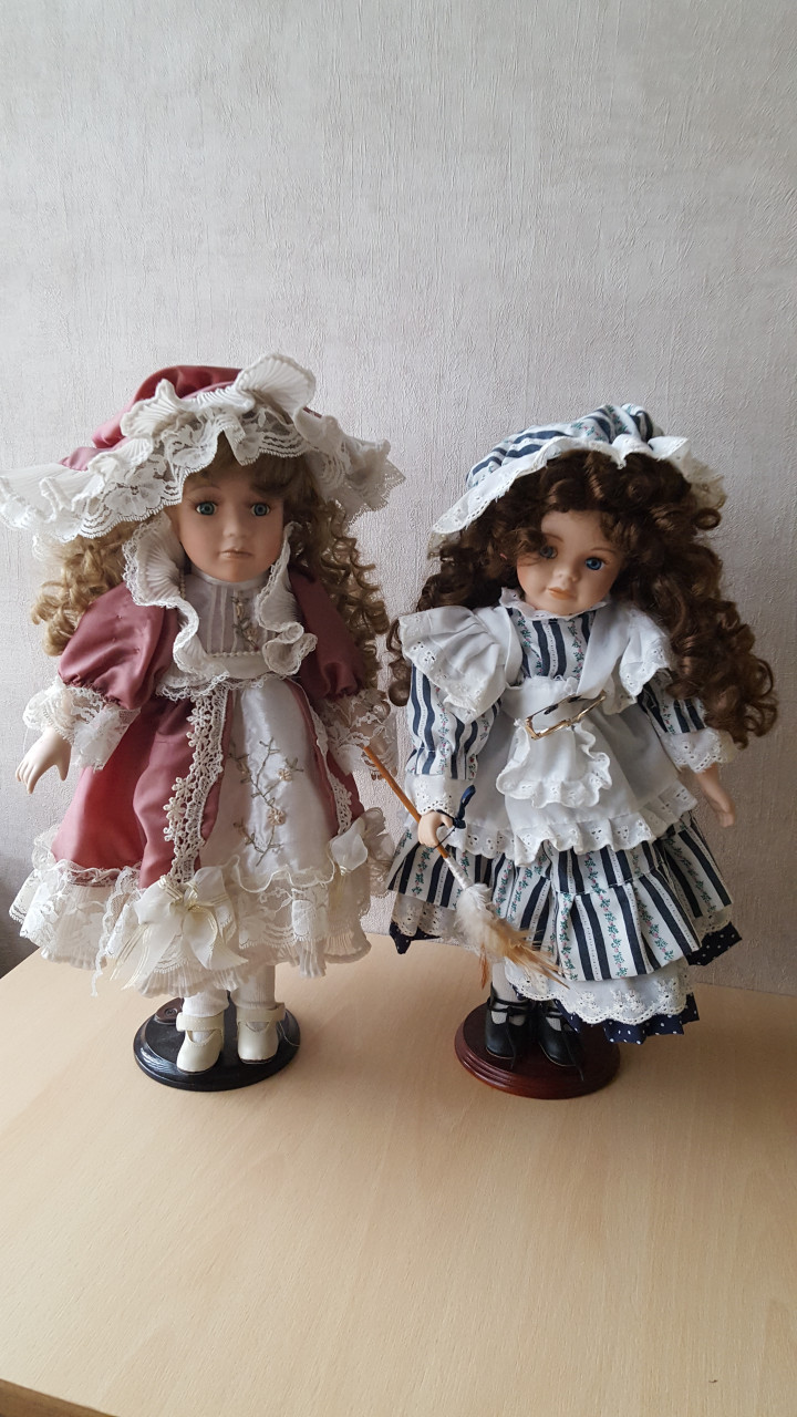 2 NOSTALGISCHE POPPEN in 1 KOOP