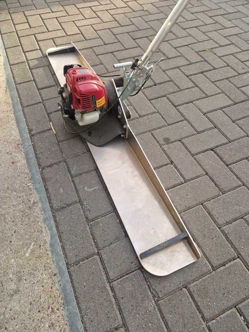 Betontrilbalk te huur