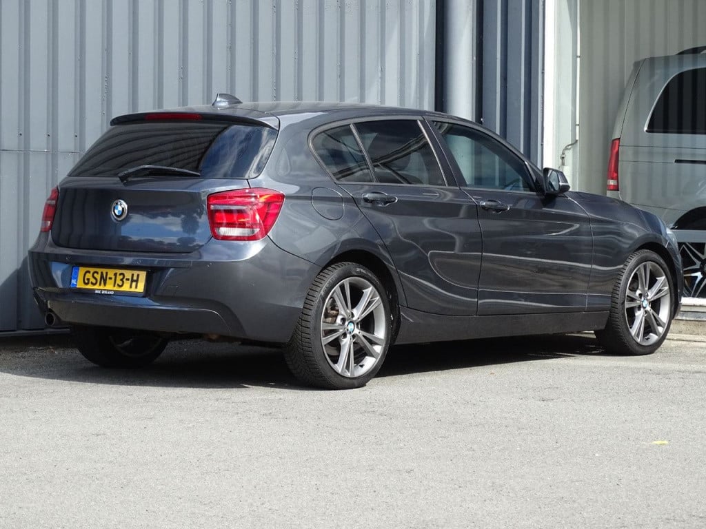 BMW 1 Serie 114i | 18" | bluetooth