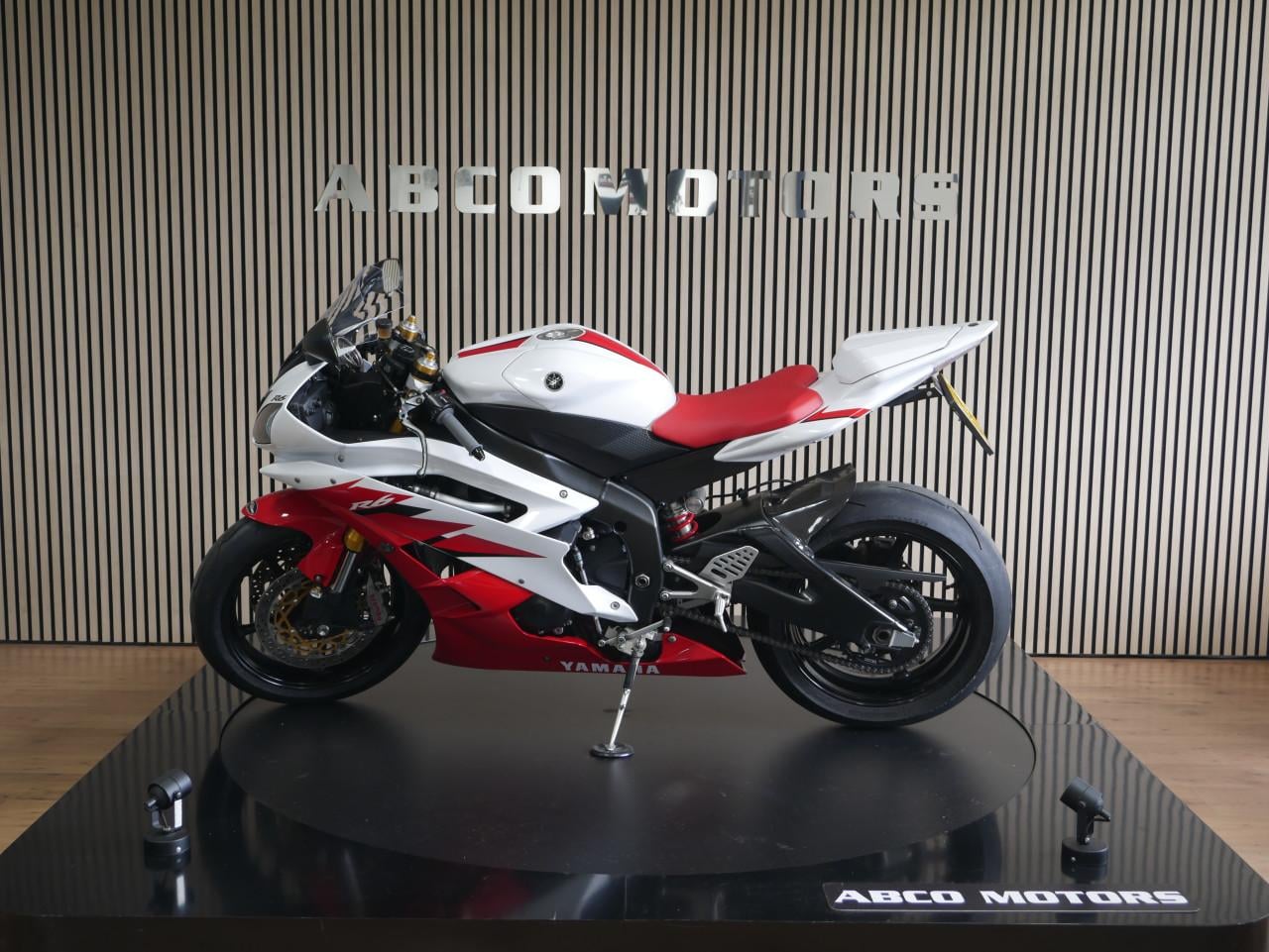 YAMAHA YZF R6