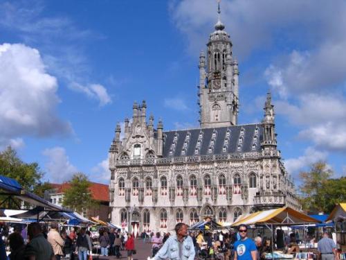 Maandag Boeken en Verzamelmarkt Middelburg