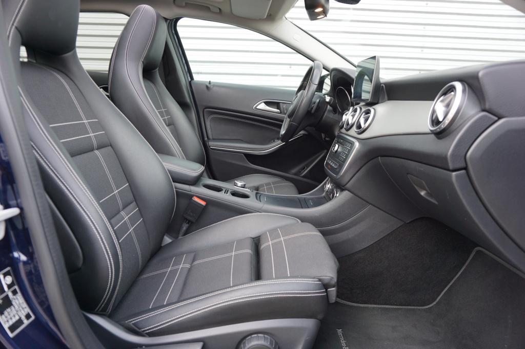 Mercedes-Benz Gla-klasse 180 ambition airco / navi / cruise / pano / parkee