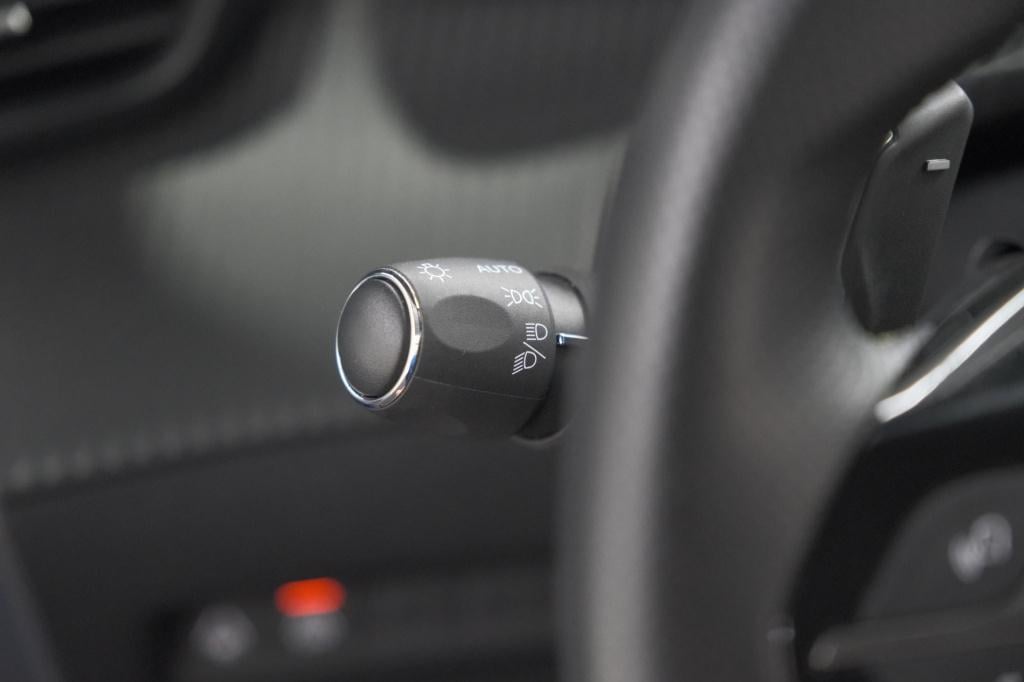 Peugeot 2008 puretech 130 eat8 gt-line | camera | dodehoekdetectie | adapti