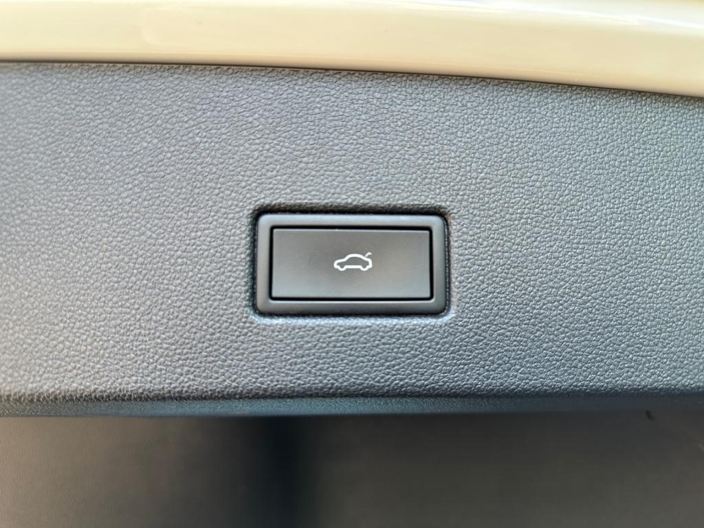 Volkswagen T-roc 1.5 tsi 150pk dsg style carplay | trekhaak | camera | keyl