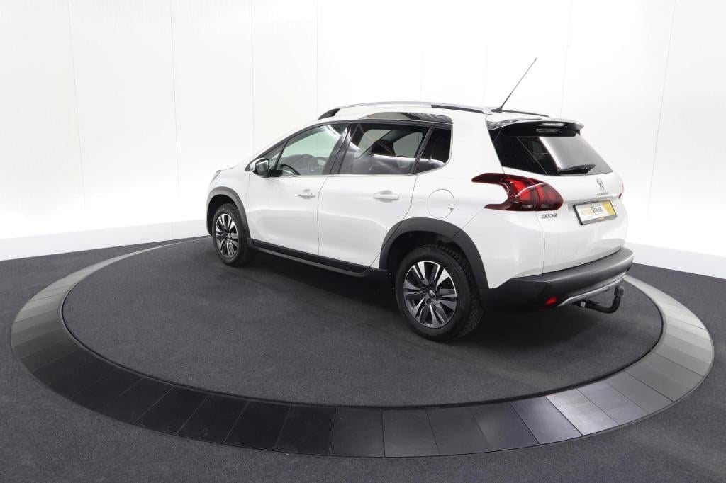 Peugeot 2008 puretech 110 eat6 allure | trekhaak | apple carplay | parkeers
