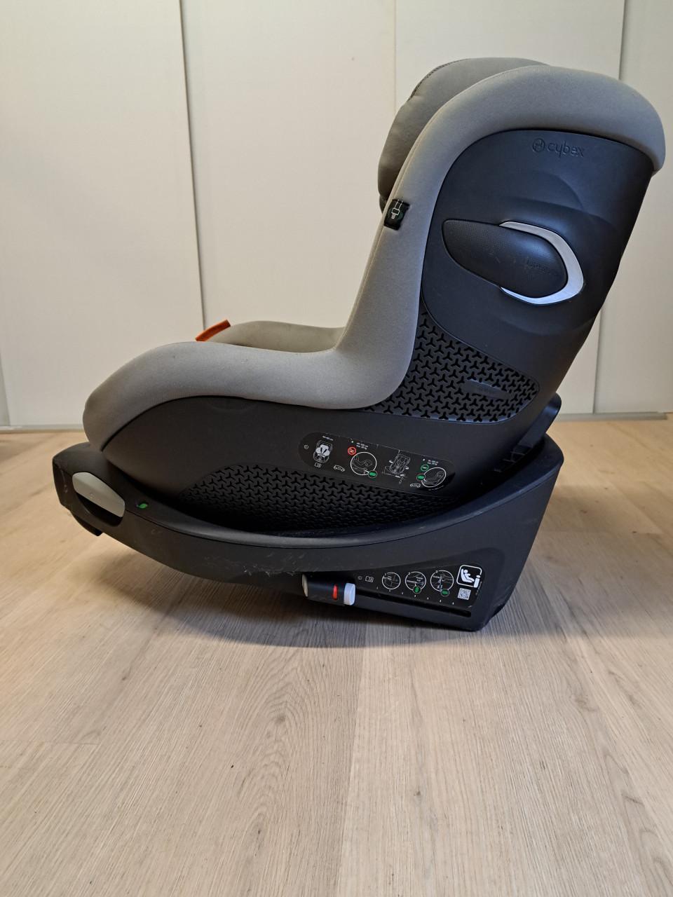 Draaibare CYBEX Sirona Gi i-Size Plus met ISOFIX