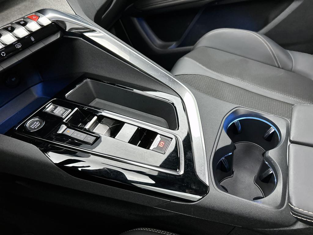 Peugeot 3008 1.6 hybrid 225 gt | rijklaar | panoramdak |