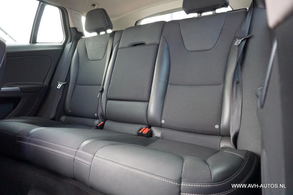 Volvo V60 1.6 t4 r-design