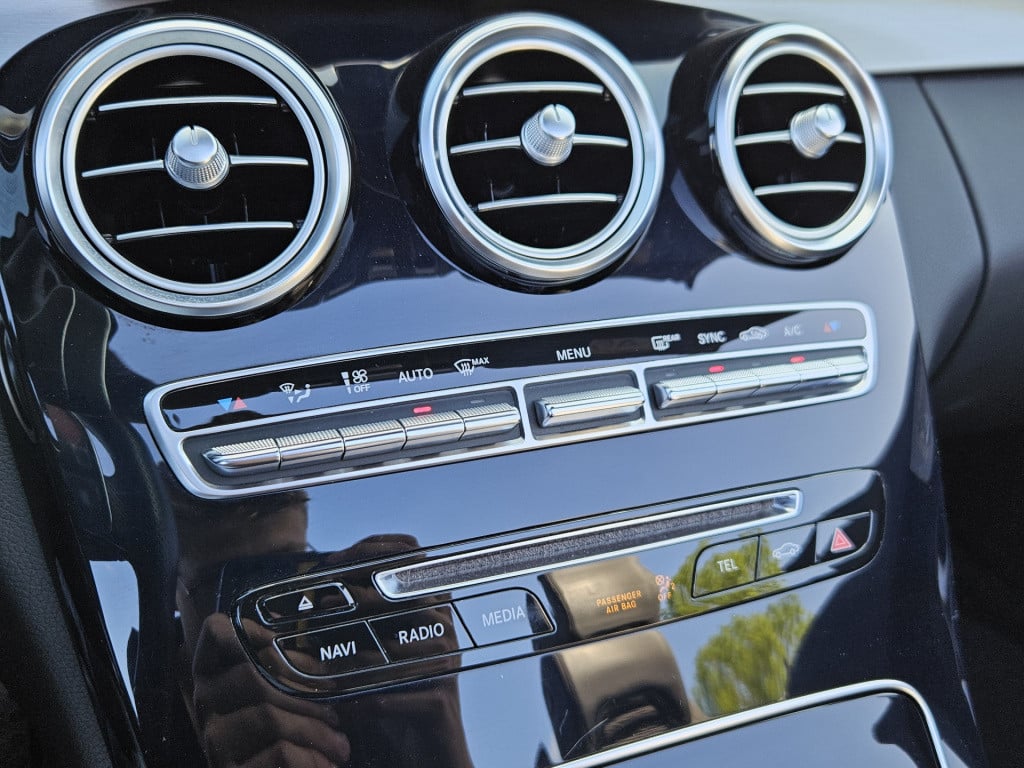 Mercedes-Benz C-Klasse cabrio amg 63 | burmester | carbon ceramic brakes