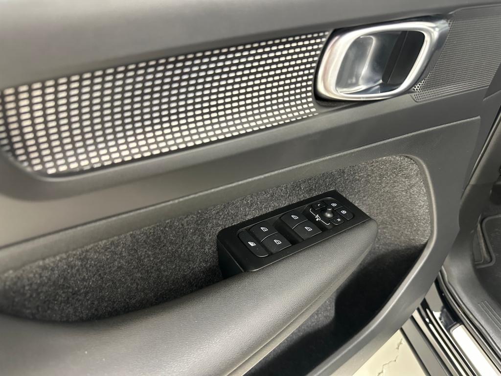 Volvo XC40 1.5 t5 recharge r-design | panoramadak | keyless entry | 262pk |