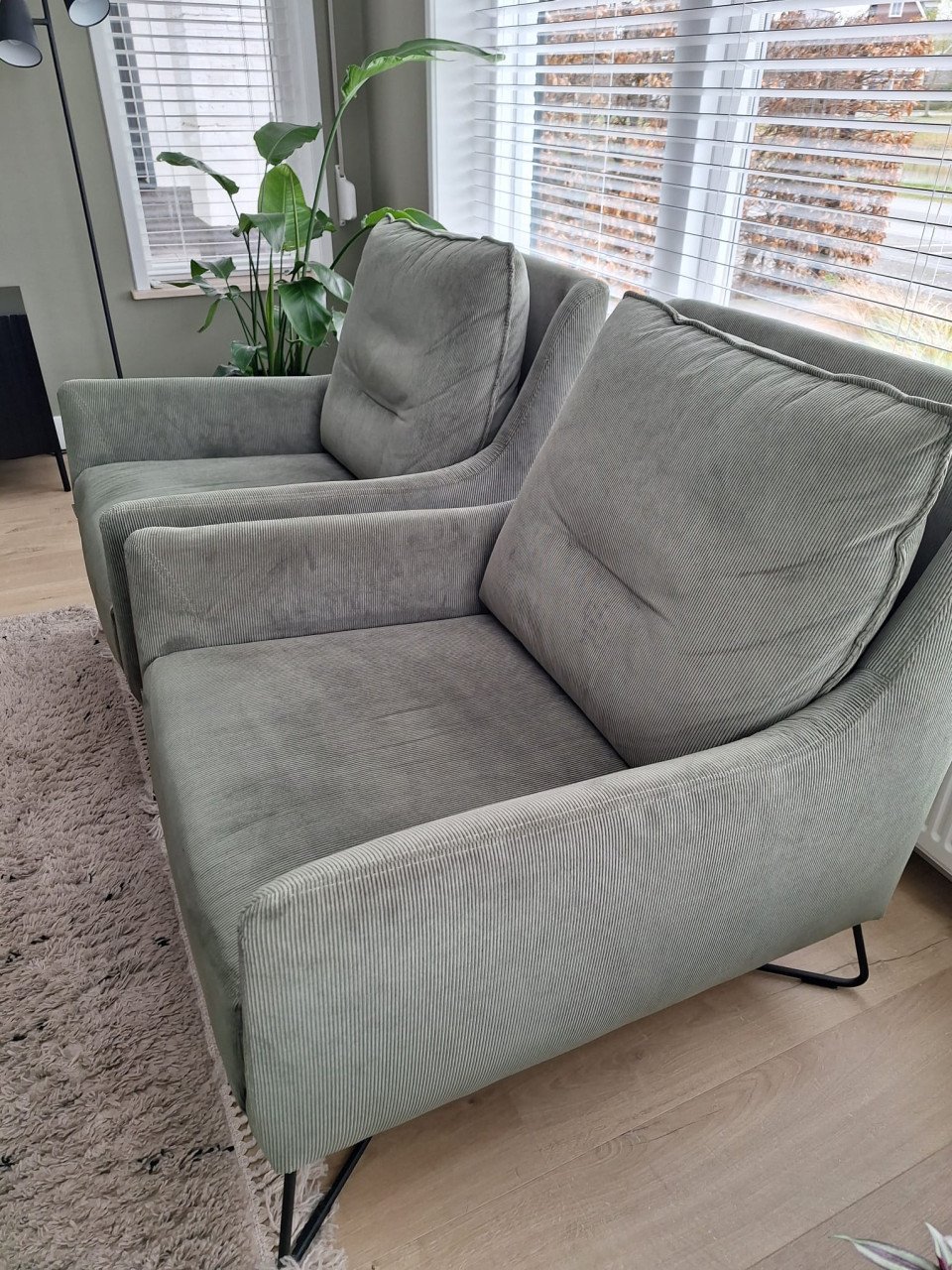 Prachtige fauteuil van ribstof van het merk Bellus