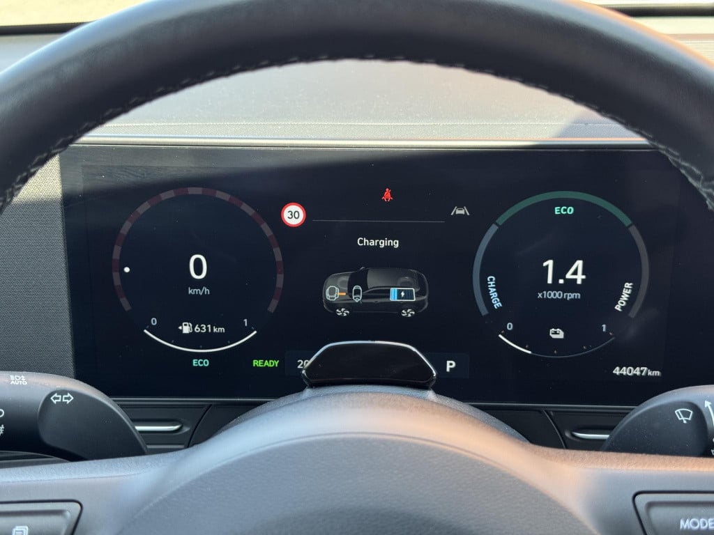 Hyundai Kona 1.6 gdi hev premium | two-tone lakkleur | stoelverwarming + -v