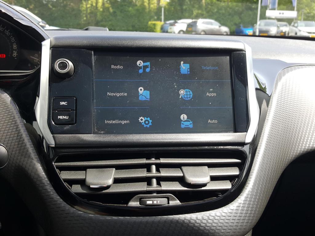 Peugeot 208 blue l. allure 1.5 bluehdi-100pk apple carplay & android auto |