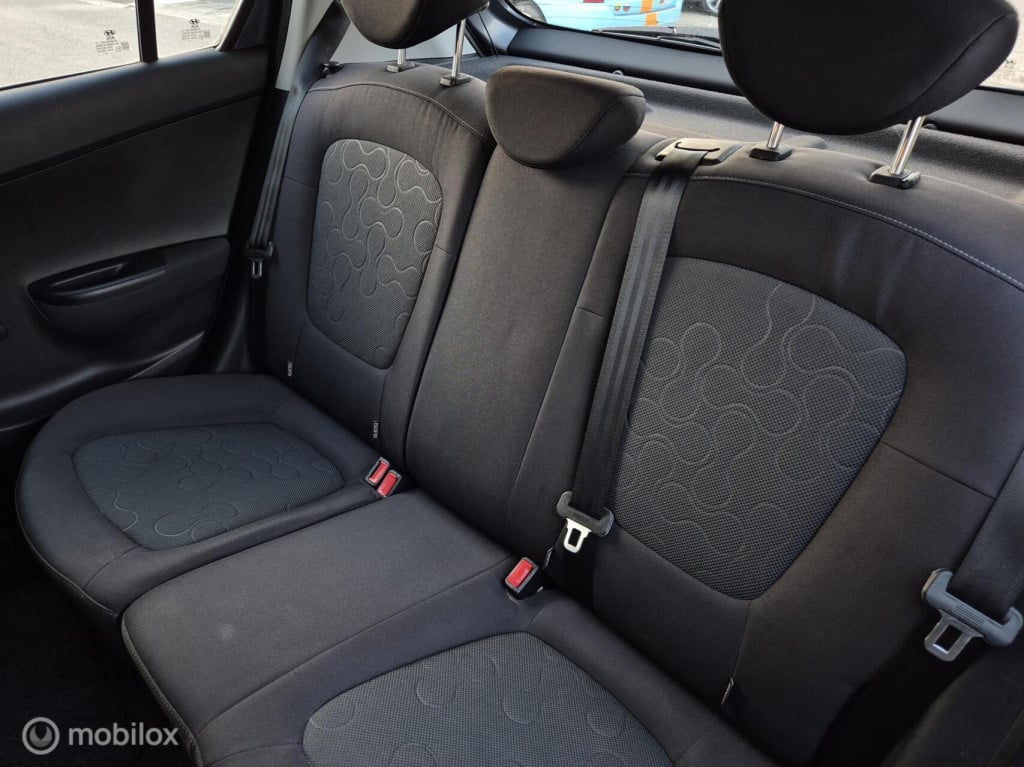 Hyundai I 20 1.2i dynamicversion / 5-deurs / dealeronderhouden/ airco / par