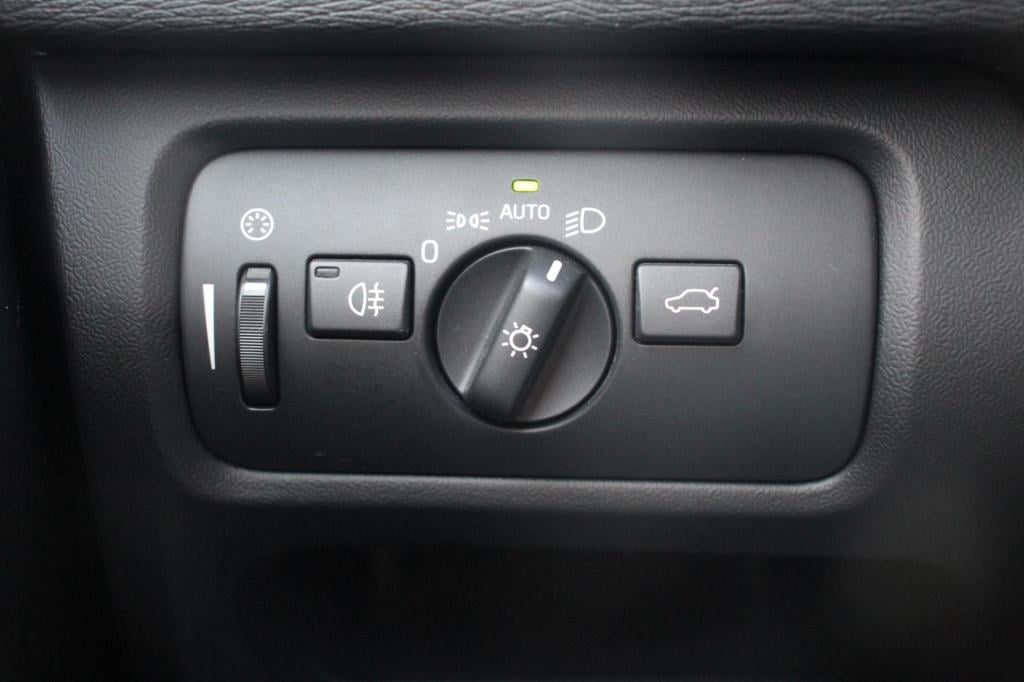 Volvo V40 cross country 2.0 t5 awd summum h&k - full options - panoramadak 