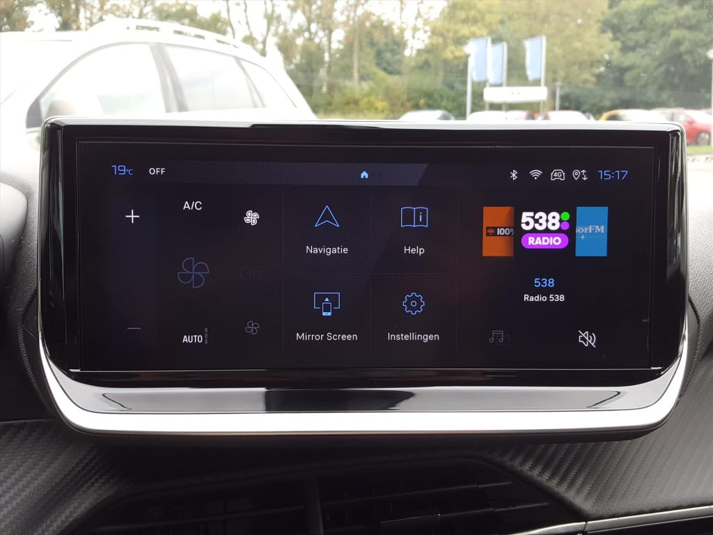Peugeot 2008 1.2 puretech 100pk allure | navigatie | bluetooth | applecarpl